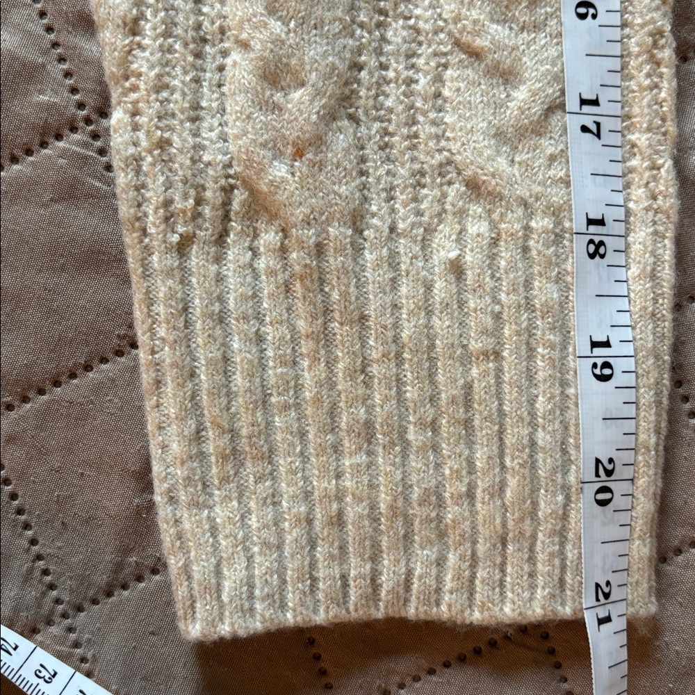 Time and Tru Elegant Cream Cable Knit Sweater Oversized. NWT size L - Picture 6 of 8